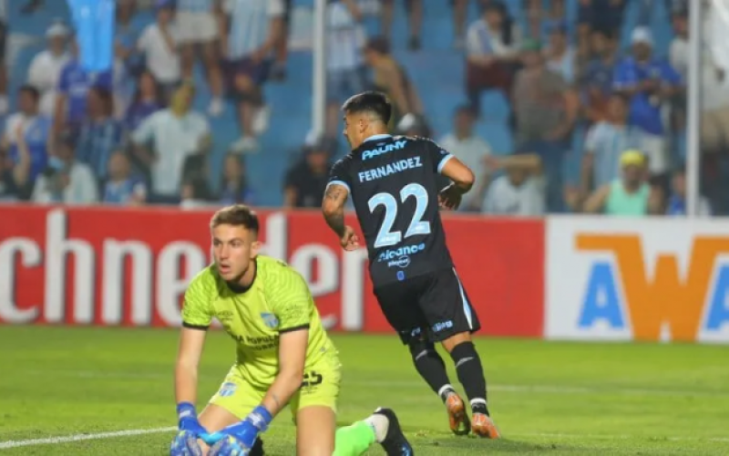 Atlético  no pudo contra Belgrano y perdio 4-2  de local en el Monumental